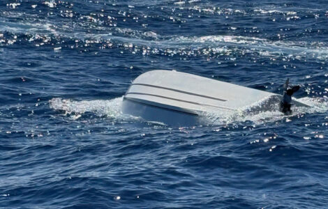 US Coast Guard says 1 dead, 4 rescued and 5 missing from capsized boat off Florida's Atlantic Coast
